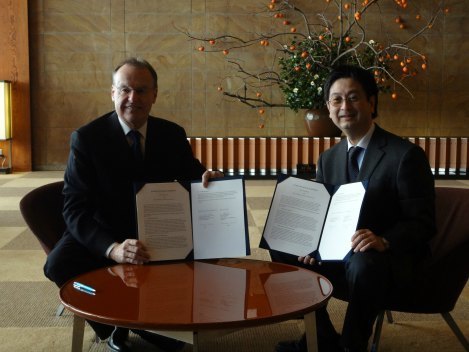 student_exchange_agreement_signing_with_keio_university